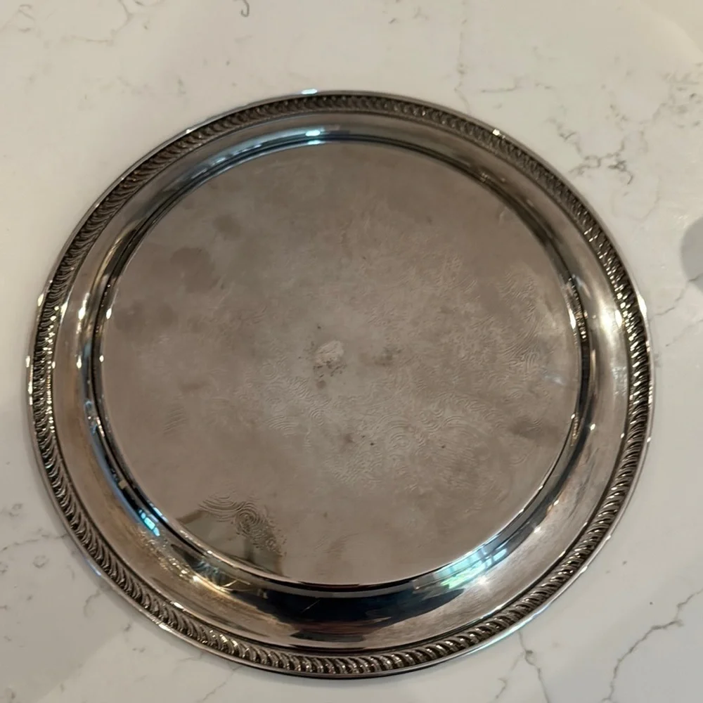 Elegant Leonard Silver Co.  Silver Plated Decorative Tray